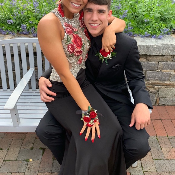 PROM DRESS - Picture 3 of 5